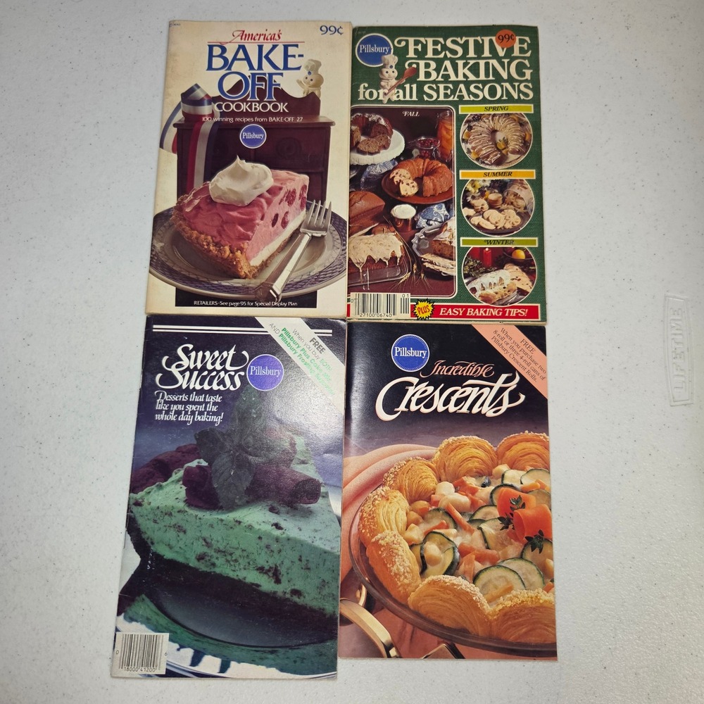 Vintage Pillsbury Cookbook Booklet Lot 1980s Bake-Off Festive Baking Crescents